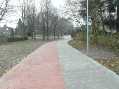 Radweg Katzenbuckel weiterer Wegeverlauf in Richtung Richard-Dehmel-Stra&szlig;e/Platzbereich
