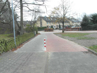 Zuwegung vom Waldemar-Bonsels-Weg in Richtung Richard-Dehmel-Stra&szlig;e