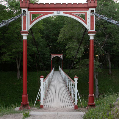 Die Hängebrücke im Schlosspark von Viljandi