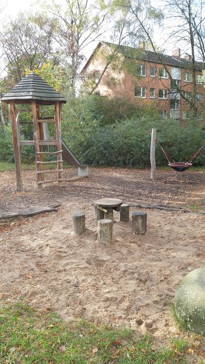 Spielplatz Grauer Esel1